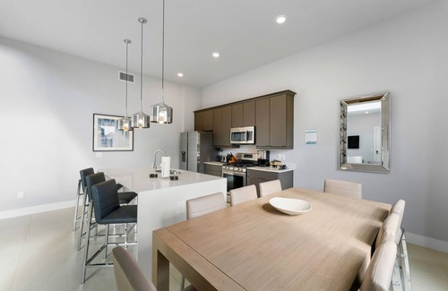 Reunion Hotel | Luxury Condo w/ Resort Amenities - 7740-50-211