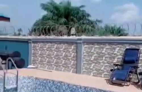 Monrovia Apartamento | Luxury corporate apartments and rooms in Monrovia- Marshall with WiFi, AC, Pool