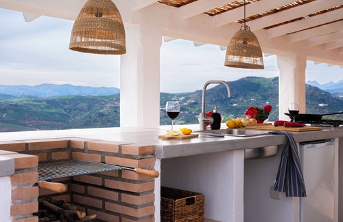 Periana Otro | Luxury Cortijo with unique location within walking distance to restaurants and shops