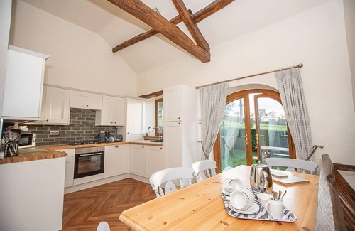 Castle Carrock Cabaña | Luxury cottage with enclosed garden and 2 dogs welcome