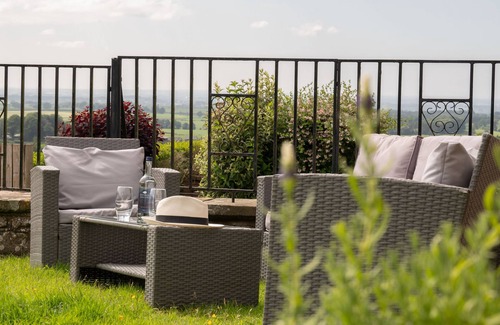 Castle Carrock Cabaña | Luxury cottage with enclosed garden and 2 dogs welcome