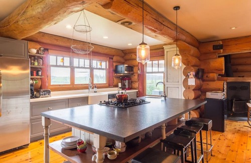 Grey Highlands Casa | Luxury Cottage Getaway - Perfect for Families