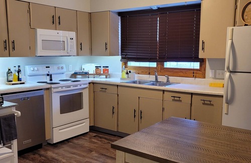 Rapid City Casa | Luxury Decor - CLEANEST HOUSE EVER -