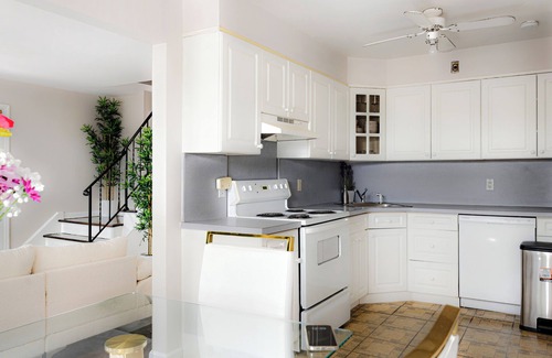 White Plains Casa | Luxury Designer Home near NYC + Free Parking Right Side