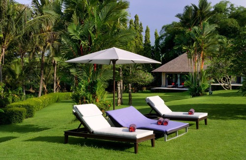 Munggu Casa | Luxury Designer Villa in A+ Location Berawa Bali