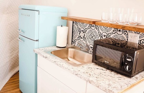 Eureka Springs Apartamento | Luxury Dome with Cedar Hot Tub on deck, only 15 minutes from downtown Eureka Springs and 8 minutes from Beaver Lake.