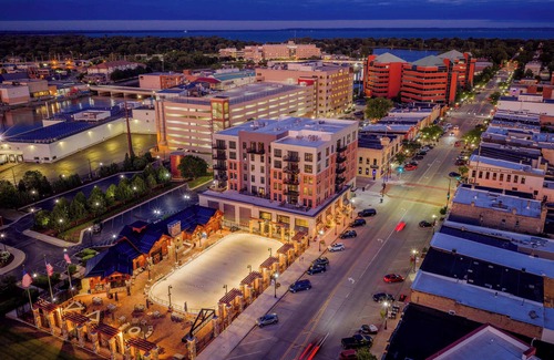 Neenah Apartamento | Luxury Downtown 2 Bedroom Flat