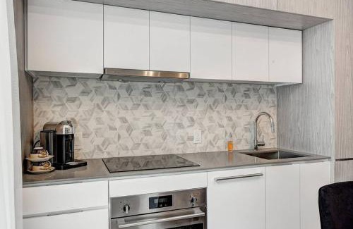 Downtown Montreal Apartamento | Luxury Downtown Escape Pool & Free Parking