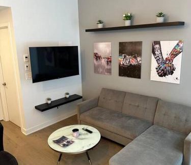Downtown Montreal Apartamento | Luxury Downtown Escape Pool & Free Parking