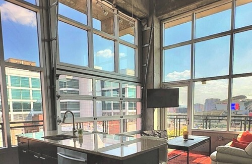 Downtown Cincinnati Apartamento | Luxury Downtown Loft Walking dist. to Paycor, Fountain Square, & Duke Energy Ctr
