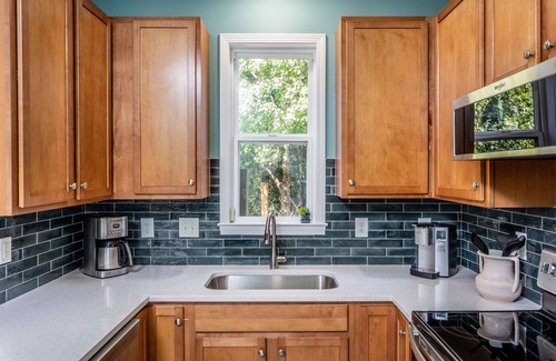 Downtown Cabaña | Luxury Downtown Raleigh Guest Cottage in Historic District NEW