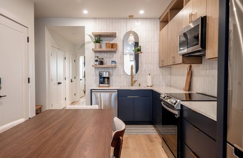 Rutland Apartamento | Luxury, downtown Rutland apartment with balcony