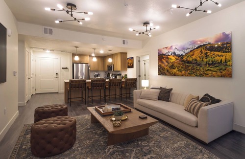 Downtown Salt Lake City Apartamento | Luxury Downtown 2 Bd 2 Ba Suite - Rooftop Terrace, Steps to Delta Center & More!