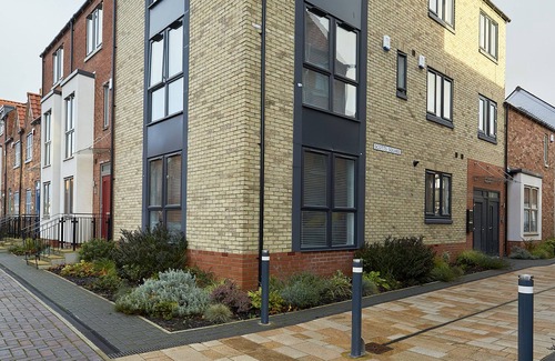 Hull Apartamento | Luxury Duplex 2-Bed Apartment Fruit Market Marina