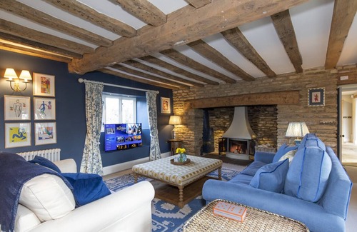 Hankerton Casa | Luxury English Manor House, edge of Cotswolds, UK
