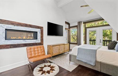 Langdon Apartamento | Luxury escape in DC, with a private Deck! Parking included