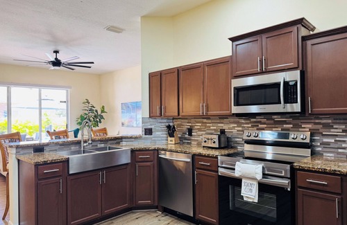 Sabal Harbour Casa | Luxury Escapes Home W/ Heated Pool Near IMG & Siesta Key Beach