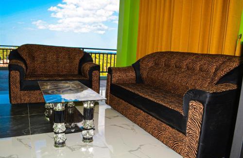 Kuchchaveli Hotel | Luxury Everest Hotel