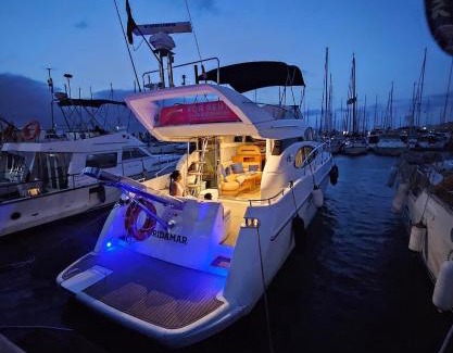 Torrevieja Alquiler De Eote | Luxury experience on a 16-meter Azimut yacht