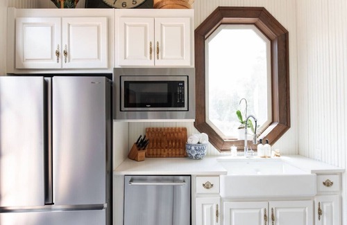 Newnan Casa | Luxury Fall Retreat Newnan, Steps from Downtown