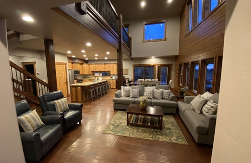 Fish Haven Casa | Casa de vacaciones de lujo para reuniones familiares con magníficas vistas al lago y playa privada