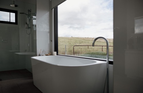 High Range Otro | Luxury Farm Getaway - Stunning Southern Highlands Views