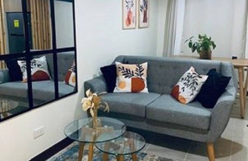Kapitolyo Condominio | Luxury Flat with Private Balcony