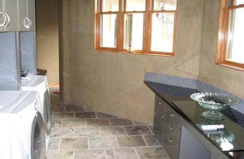 New Braunfels Casa | Luxury Four-Bedroom Cabin Rental with a Fireplace in New Braunfels, Texas