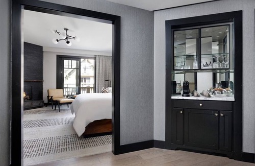 Vail Hotel | Luxury Four Seasons King Hotel Room - walk to Gondola One