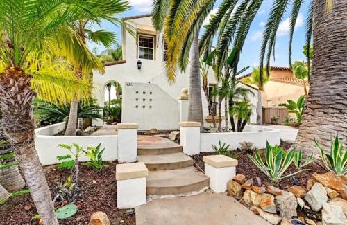 Carlsbad Casa | Luxury Gated Villa with 4 Ensuite Suites, Resort Pool, Views & Trails