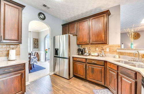 Hampton Apartamento | Luxury Hamptons 5BR Oasis with Pool Retreat