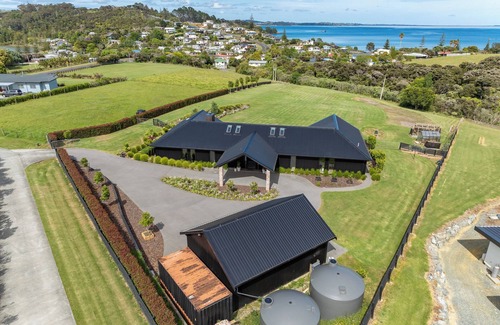Hihi Casa | Luxury haven in Hihi, access to Doubtless Bay from your doorstep