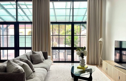 North Adelaide Cabaña | Luxury Heritage Cottage in the Heart of North Adelaide!