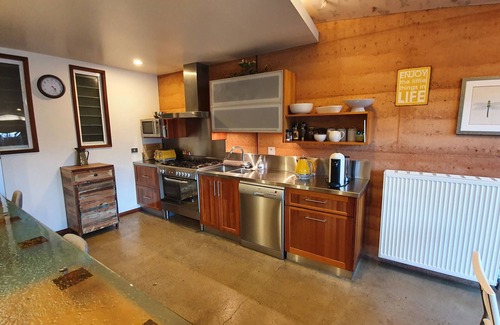 Tawonga South Villa | Elegante retiro ecológico cerca de Bright & Falls Creek