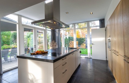 Oosterhout Casa | Luxury holiday home with enclosed garden