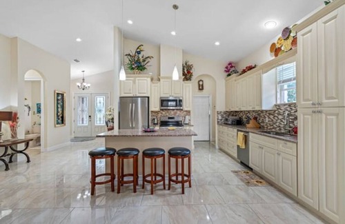 Egypt Lake-Leto Casa | Luxury Home 7PPL / Airport / Busch Gardens