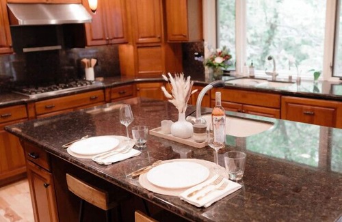 Nevada City Casa | Luxury Home, Hot Tub Walk To Downtown Nevada City