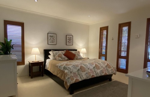North Coogee Casa | Luxury home just a short walk to South Beach Fremantle - min. 7 day rental
