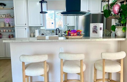 Victorville Casa | Luxury Home: LA, Big Bear & LV - 5 Mins to Mall