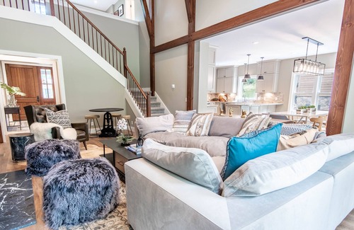 Boyne City Casa | Construido en 2018: casa 5BR en Boyne Mountain comunidad cerrada duerme hasta 18