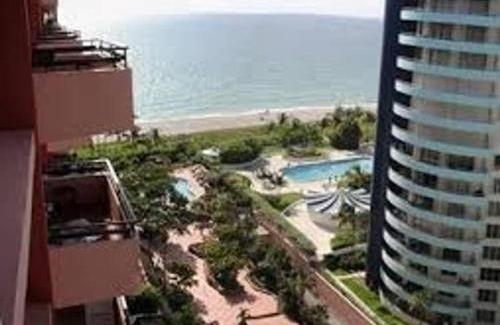 Mid Beach Apartamento | Luxury Hotel on the Beach - Oceanview, Pool, Resort & Premium Amenities