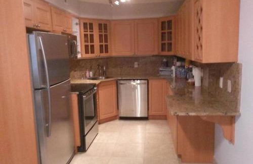Mid Beach Apartamento | Luxury Hotel on the Beach - Oceanview, Pool, Resort & Premium Amenities