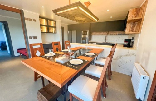 Puerto Varas Casa | Luxury House Playa Hermosa - BBQ Jacuzzi Parking Wifi