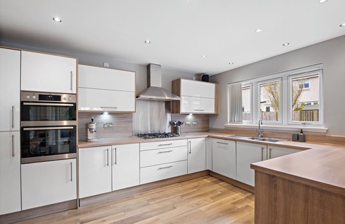 North Berwick Casa | Luxury House with a Hot Tub