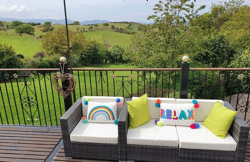 Colwyn Bay Casa | Capacidad para 12 personas: piscina climatizada al aire libre, amplios jardines, hermosas vistas.