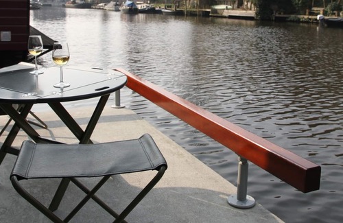 Haarlemmerbuurt Otro | Luxury Houseboat-apartment in the Historic Center