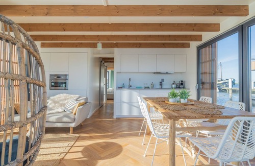 Monnickendam Alquiler De Eote | Luxury Houseboat: "Liberdade" with sauna. Dinghy included.