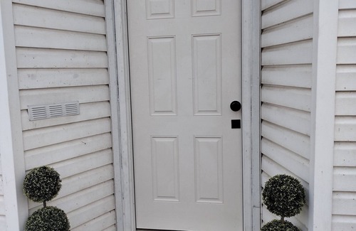 Oshkosh Apartamento | Luxury In A Quaint Little Package