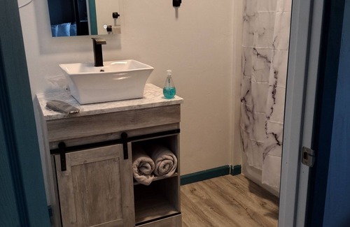 Oshkosh Apartamento | Luxury In A Quaint Little Package
