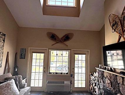 Hancock Apartamento | Luxury Jiminy Ski On Off Village Ctr Condo Sleeps4